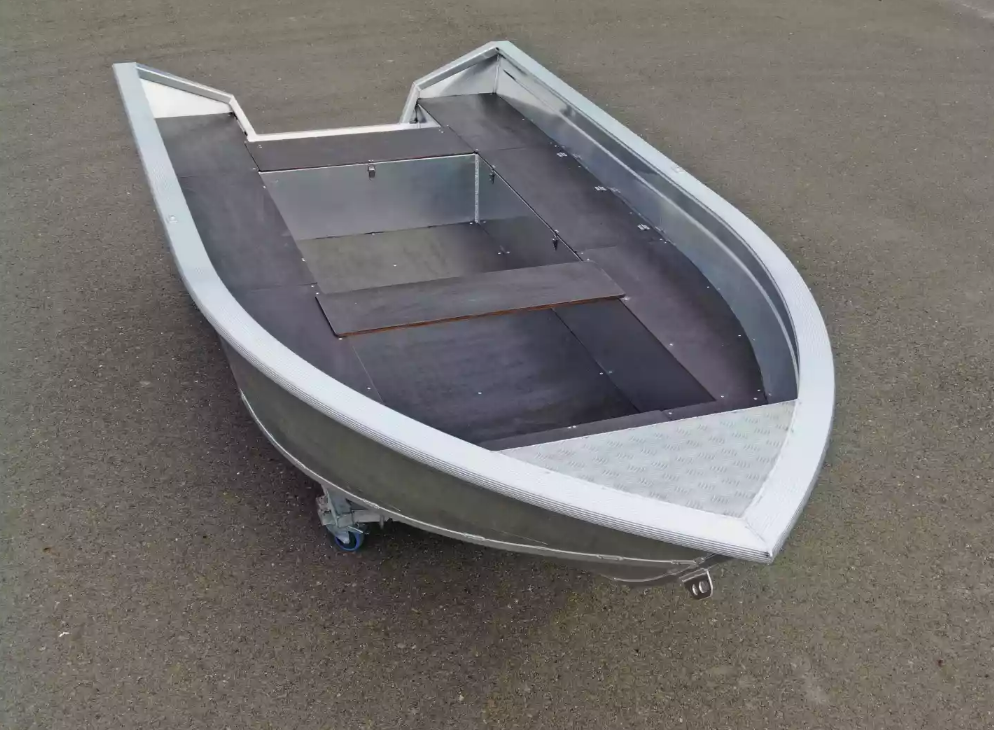 Алюминиевая лодка  Неман-420 в Новоуральске