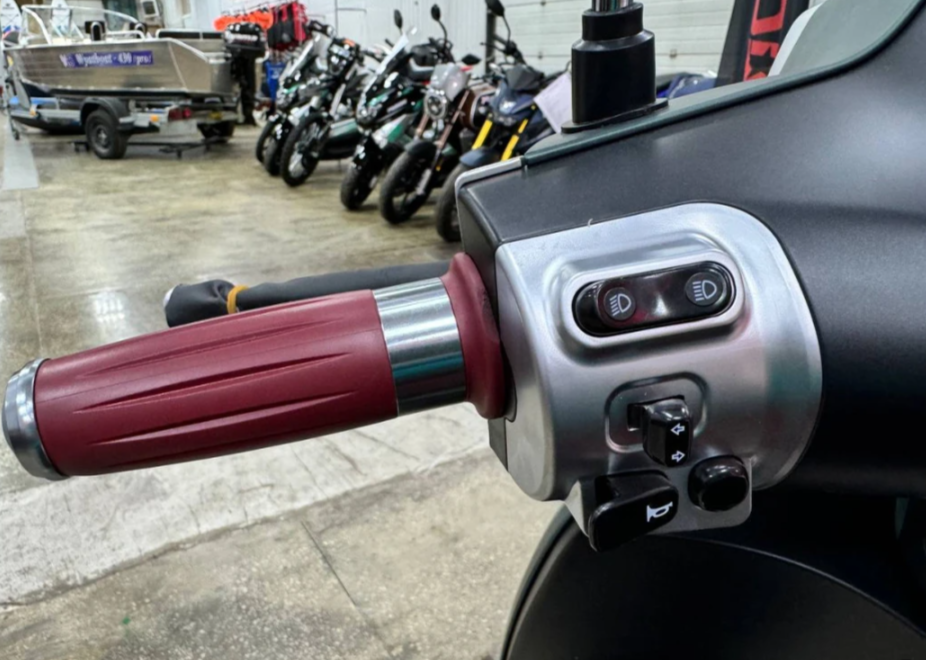 Скутер PROMAX Miami 240 (49) в Новоуральске