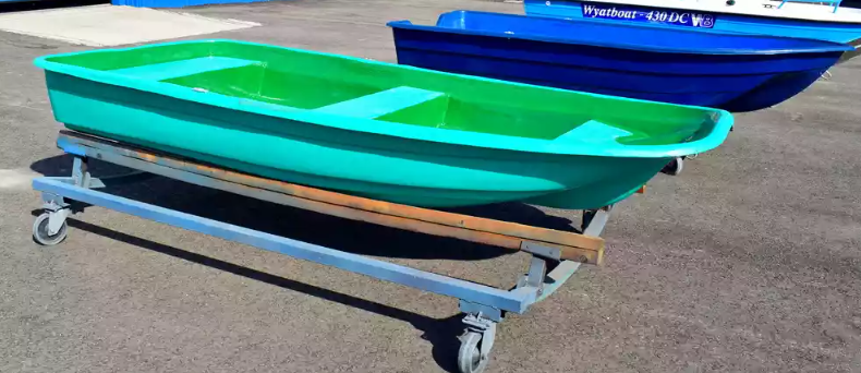 Стеклопластиковая лодка Старт (тримаран) в Новоуральске