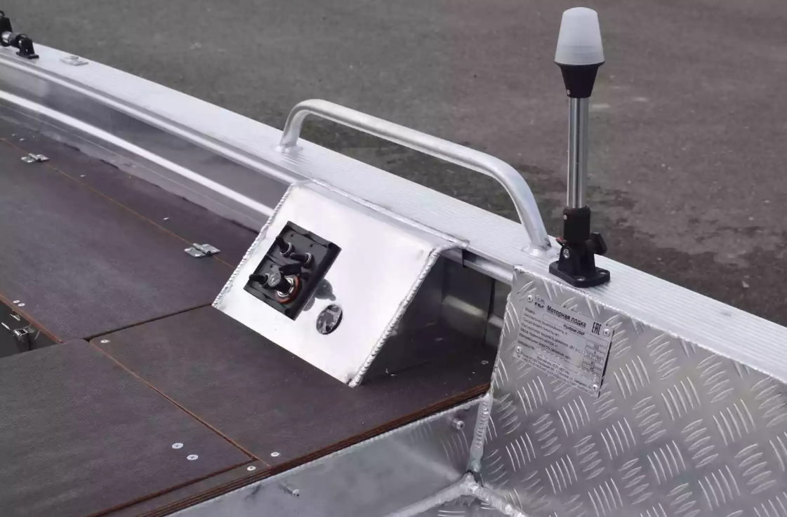 Алюминиевая лодка Wyatboat-390РМ в Новоуральске