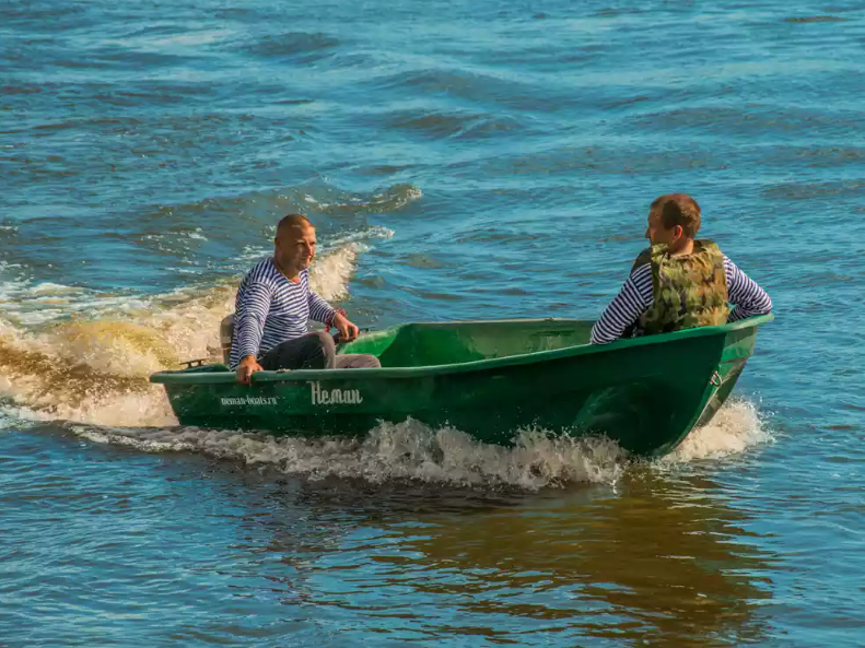 Стеклопластиковая лодка Neman-340 (тримаран) в Новоуральске