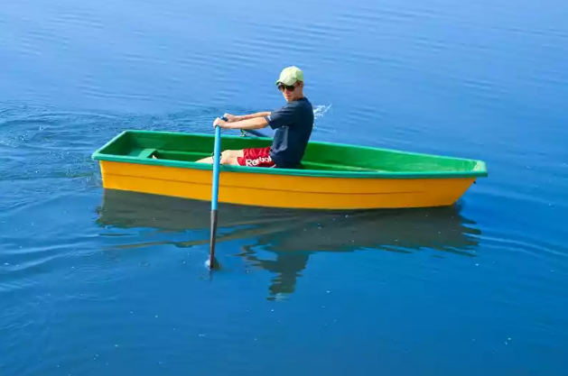 Стеклопластиковая лодка Малютка в Новоуральске