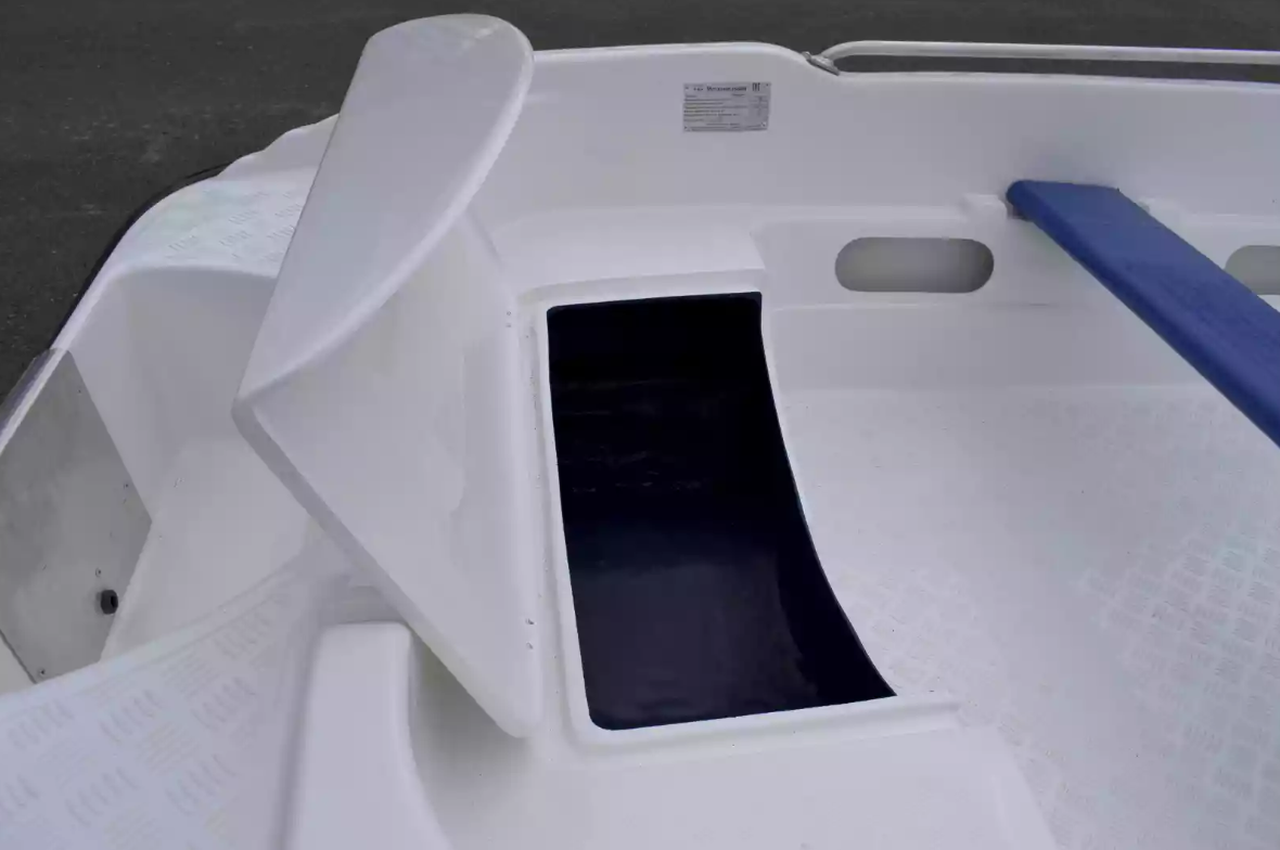 Стеклопластиковая лодка Пингвин New (тримаран) в Новоуральске