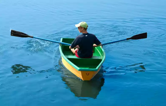 Стеклопластиковая лодка Малютка в Новоуральске