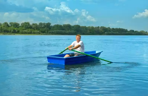 Стеклопластиковая лодка Малютка в Новоуральске