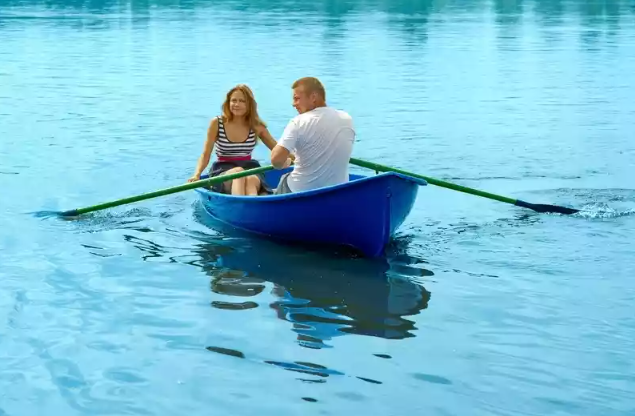 Стеклопластиковая лодка Дельфин в Новоуральске