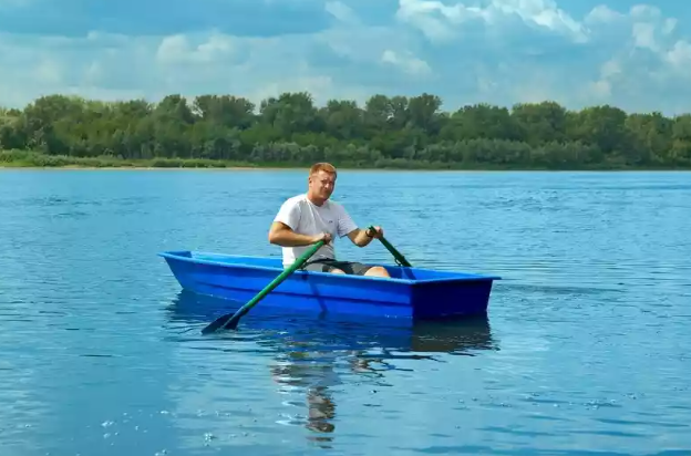 Стеклопластиковая лодка Малютка в Новоуральске