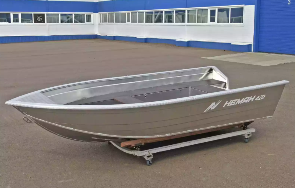 Алюминиевая лодка  Неман-420 в Новоуральске
