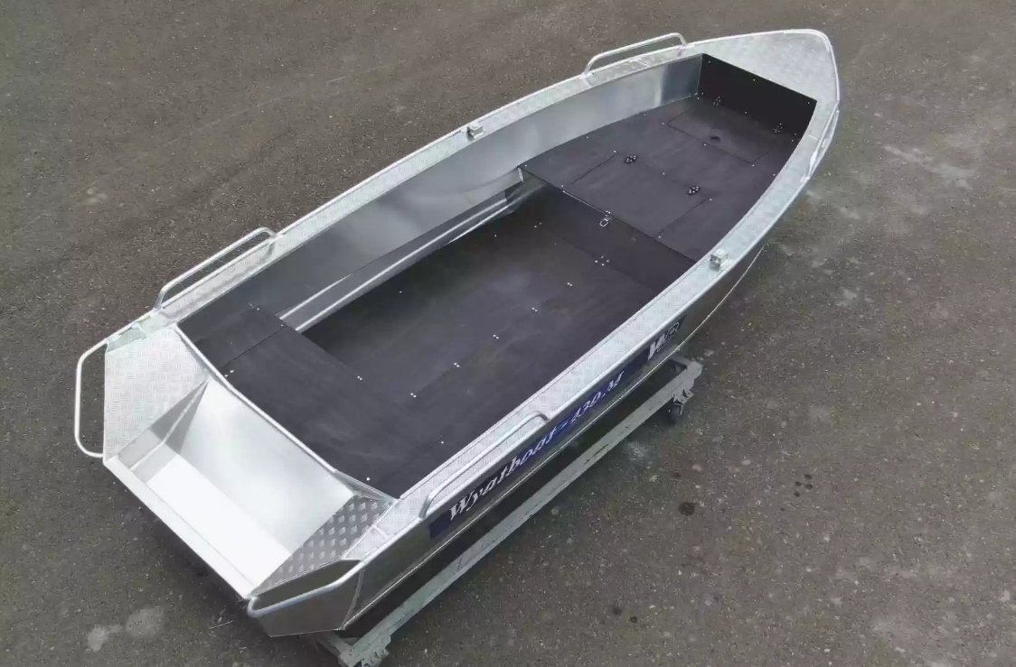Алюминиевая лодка  Wyatboat-430М FISH в Новоуральске
