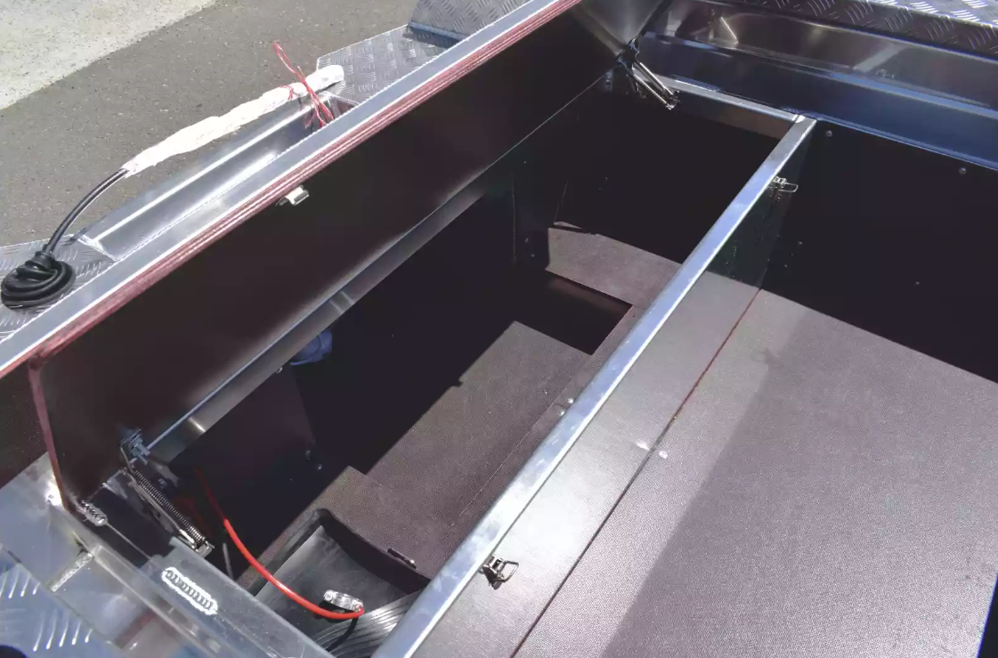 Алюминиевая лодка Wyatboat-390 DCM в Новоуральске