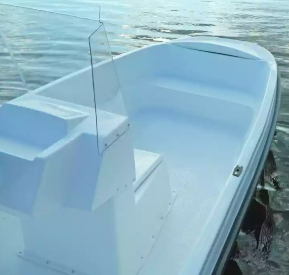 Стеклопластиковая лодка Пингвин с консолью (тримаран) в Новоуральске