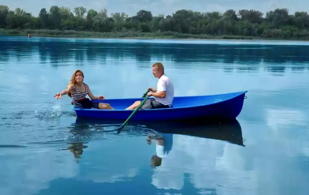 Стеклопластиковая лодка Дельфин в Новоуральске