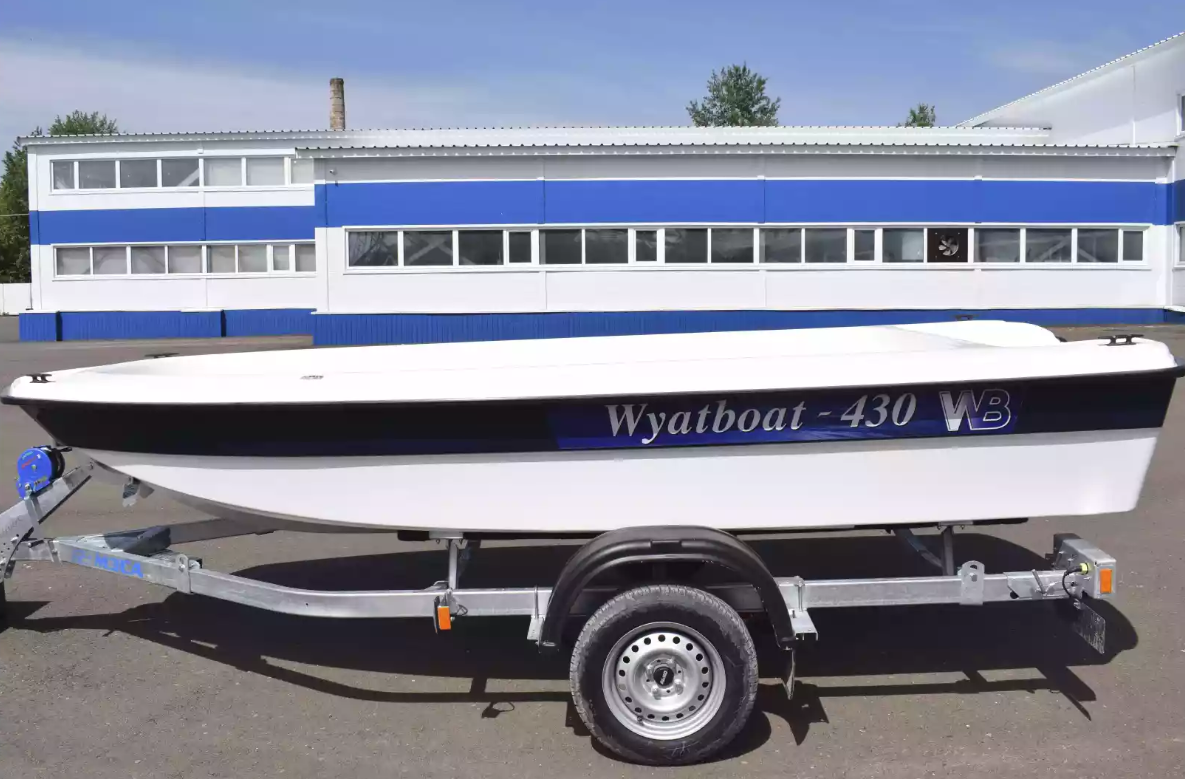 Стеклопластиковая лодка Wyatboat 430 тримаран в Новоуральске