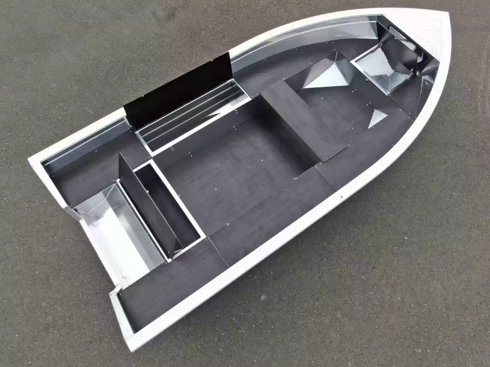 Алюминиевая лодка  Неман-420 в Новоуральске