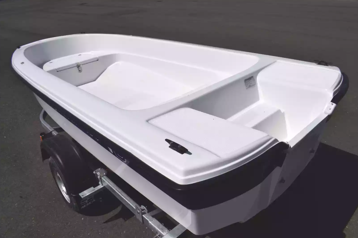 Стеклопластиковая лодка Wyatboat 430 тримаран в Новоуральске