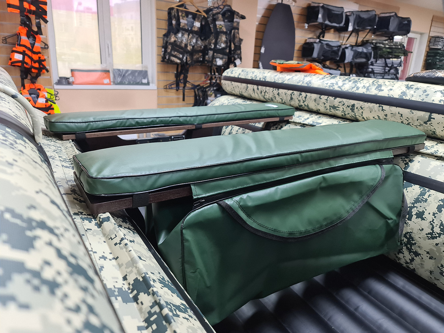 КОМПЛЕКТ МЯГКИХ НАКЛАДОК С СУМКОЙ ДЛЯ ЛОДОК 110Х20 ЗЕЛЕНЫЙ в Новоуральске